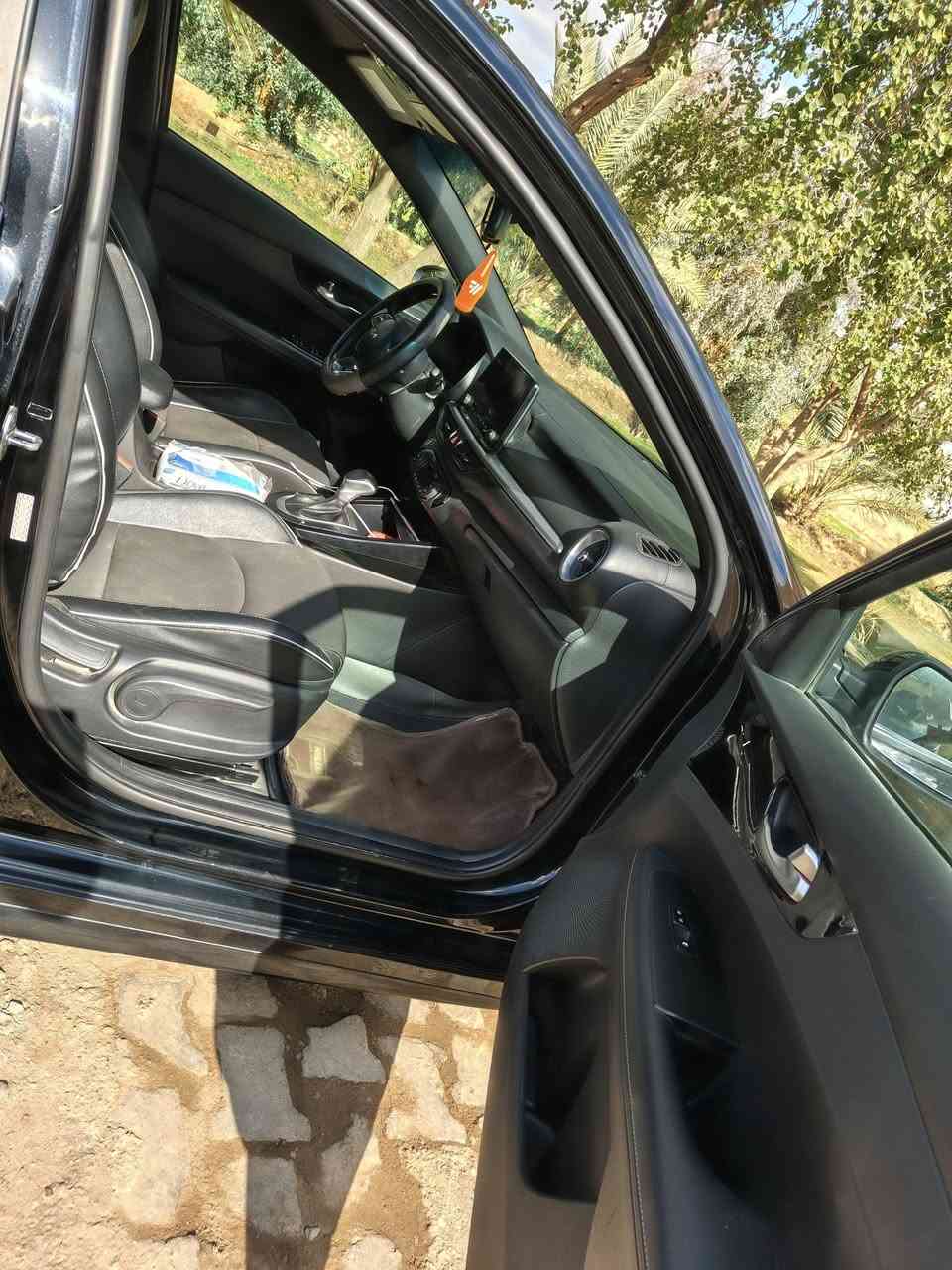 السلام عليكم سيارة فورتي 2022 للبيع سيارة جاهزة تخم تاير صدر امامي وخلفي كله جديد ماشيه 27 الف بيها قطعتين تبديل بنيد ودعامية اماميه للاستفسار ***********
