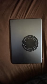 ايباد للبيع نضيف كلش ولا قطعة امبدلة شرط الفحص يم ابو اجهزة كل غراضة و...