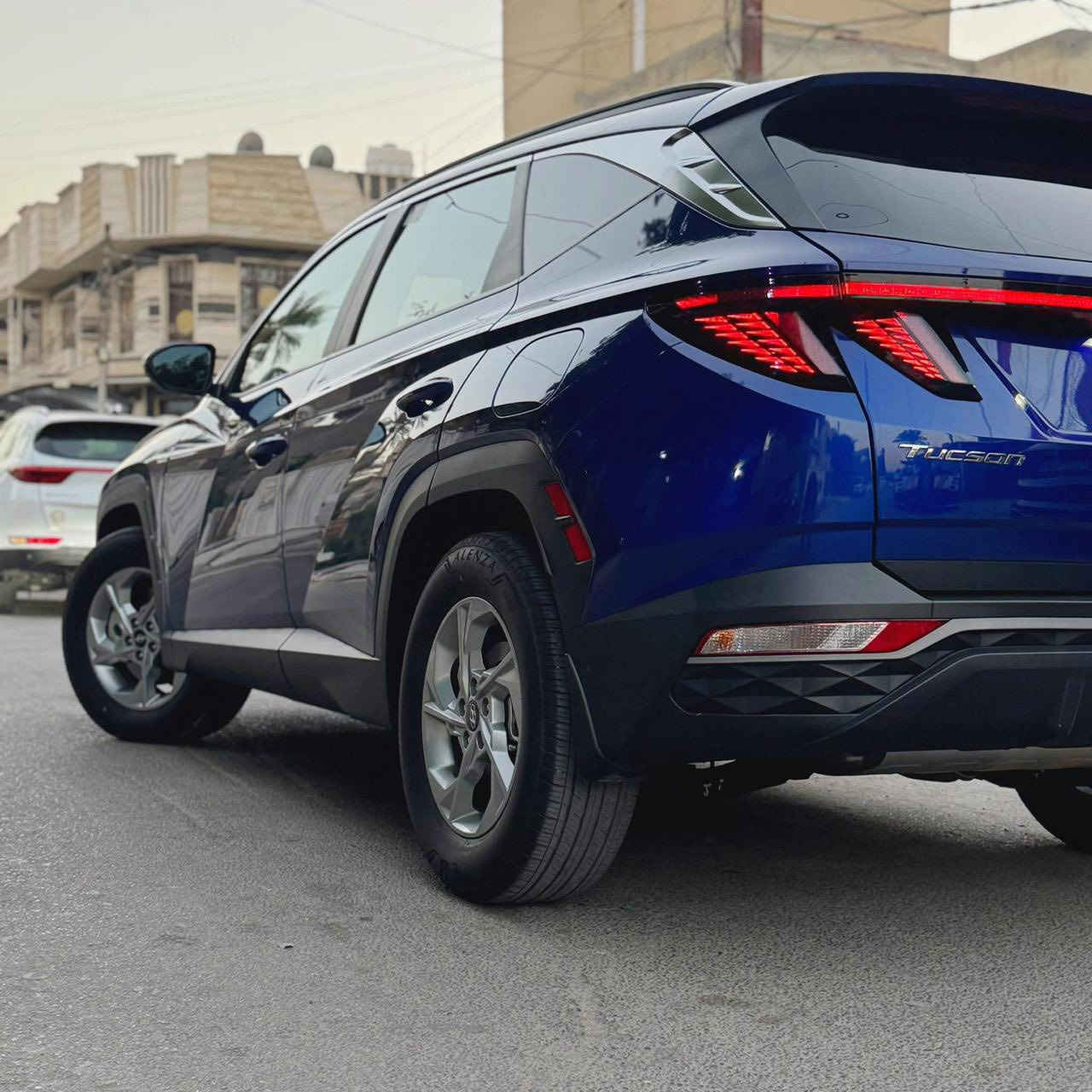 السلام عليكم
توسان 2023  امريكي اخت الكلين  

رقم اربيل 

هزة جديدة  تحويل ثاني يوم

محرك 2500 

بصمات عدد ٢

محرك كير كهربائيات صدر كلها بلاد و100% 

حادثها جداً بسيط وموضح بالصور  ( دواخل شواصي لغود كله مكفول )  

باب السائق بيها طخة بسيطة هنا بغداد موضحة بالصور

والسونار كذلك موجود

رادارت 360 (امامي خلفي جانبي) - تشغيل عن بعد  - نقاط عمياء - قطعتين تبريد - شاحن وايرلس لاسلكي  - صندوق كهرباء - تحديد مسار - تدفئة كشنات - كشن كهرباء - اوتو بريك توقف ذاتي امامي خلفي عند الاقتراب من اي جسم ( مانع تصادم ) - بصمة تشغيل وابواب - دخول ذكي -  اوتو هولد - اوتو ستوب - ثلاث انظمة قيادة - قيادة ذاتيه  - مثبت سرعة - اشاير بالمري -  شاشة كبيرة تدعم كار بلي + اندرويد اوتو - وبعد بيها هووواي مواصفات 

�‌‎السيارة جديدة بمعنى الكلمة وبالواقع بعد احلى وكلشي بيها ع وضع الشركة وجاهزة بدون اي نقص حتى الدهن والفلاتر مبدل جديد  

ماشية 53 ميل 

السعر 195وبيها مجال قليل 

مكانها الشعب

 غيرمتواجد عل فيس اتصل ***********

وكل التفاصيل مذكورة بالكامل
