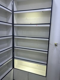 رفوف جاهزة • نظيفة • بسكك