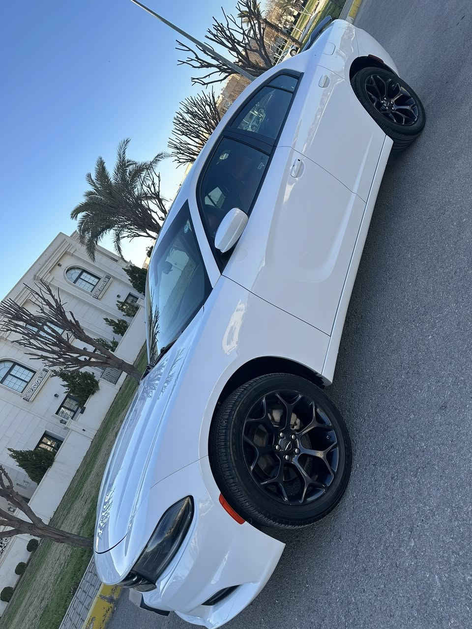 السلام عليكم
جارجر موديل22

السياره داخل احمر كشنات
ويل 20 موصفات معروفه 
اسكستي السيارة حادث كير مكينه كله وضع شركه
جاملق جهت السكن بجم كبس 
بدون اربكات كله كفاله السياره 
واحد قطعه صبوغ الباقي مكفول
مكان السيآره اربيل كنجان ستي 
عدنه نضام المراوس والبيع 
*********** وتساب
