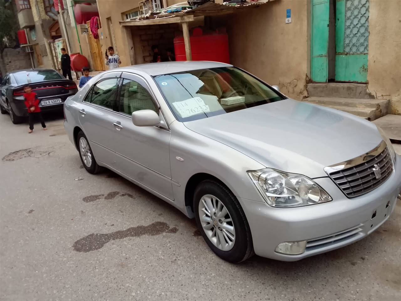 السلام عليكم شاهينة كراون موديل 2006 سيارة مال مزاد كمركي  جديدة بمعنة الكلمة شاصي 180 مكفول محرك كير حدادية ضربة
بيهة صبغ في اليابان كلش قليل  السيارة جديدة كلش ماشية 147
مستلم سنوية باقي بس رقم باجر استلم العنوان بصرة العالية ***********               السعر 163 وبيهة مجال
