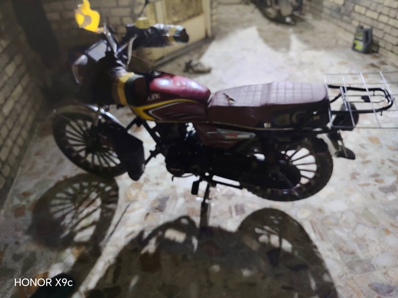 السلام عليكم دراجه سيفان للبيع دراجه موديل 25 دراجه نظيفه متوازي على بيعتها سعر 700 وبيها مجال ***********
