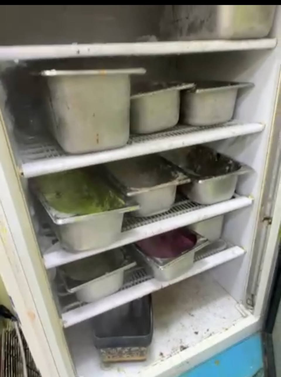 ❄️ للبيع عارضة تجميد إيطالي SAMMONTANA ❄️
عارضة مستعملة بحالة جداً جيدة 👍
تجميدها قوي وممتاز جداً لحفظ بلانكات الآيسكريم 🍦❄️
مناسبة للمحلات، الكافيهات والمشاريع التجارية 🏪✨
✔️ تبريد عالي وثابت 💯
✔️ تحافظ على جودة المنتج 🧊
✔️ جاهزة للاستخدام مباشرة ⚡
📲 للاستفسار المراسلة واتساب أو ماسنجر فقط
📞 ***********
