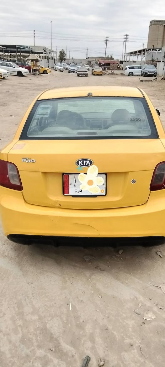 السلام عليكم 
كية ريو موديل 12 للبيع السيارة مكفولة بس بيها طخة بسيطة بالجاملغ حدادية وكير مكفول 
مكينة بيهة خيط بخار السعر 77 قفل

للاستفسار اكثر 
***********
