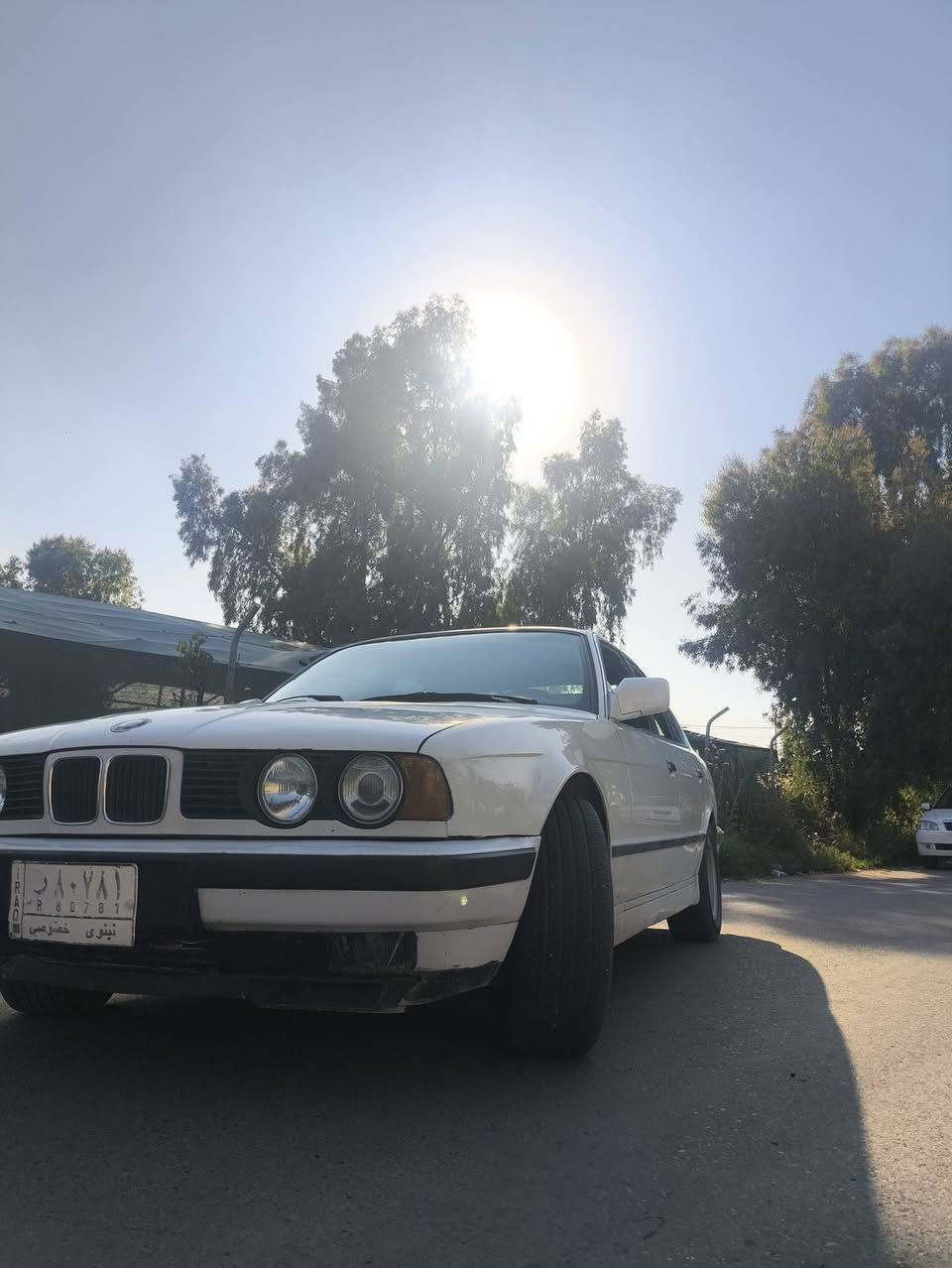 سلام عليكم اخوتي
BMW 520i 
موديل 1989 
كير عادي، مكينة فل بيها بداية صرف 
السيارة كلها وضع شركة ماملعوب بأي شي 
كهربائيات شغالة، مابيها قطرة صبغ ولا معجون 
مابيها خياس فقط براس الدوسة 
كابون بنزين بيها 
رقم الماني شرط التحويل 
سعر 45 وبي مجال للطيبين 
مكاني موصل ايسر حي التحرير 
اخوان السيارة نضيفة مال جناي
***********
