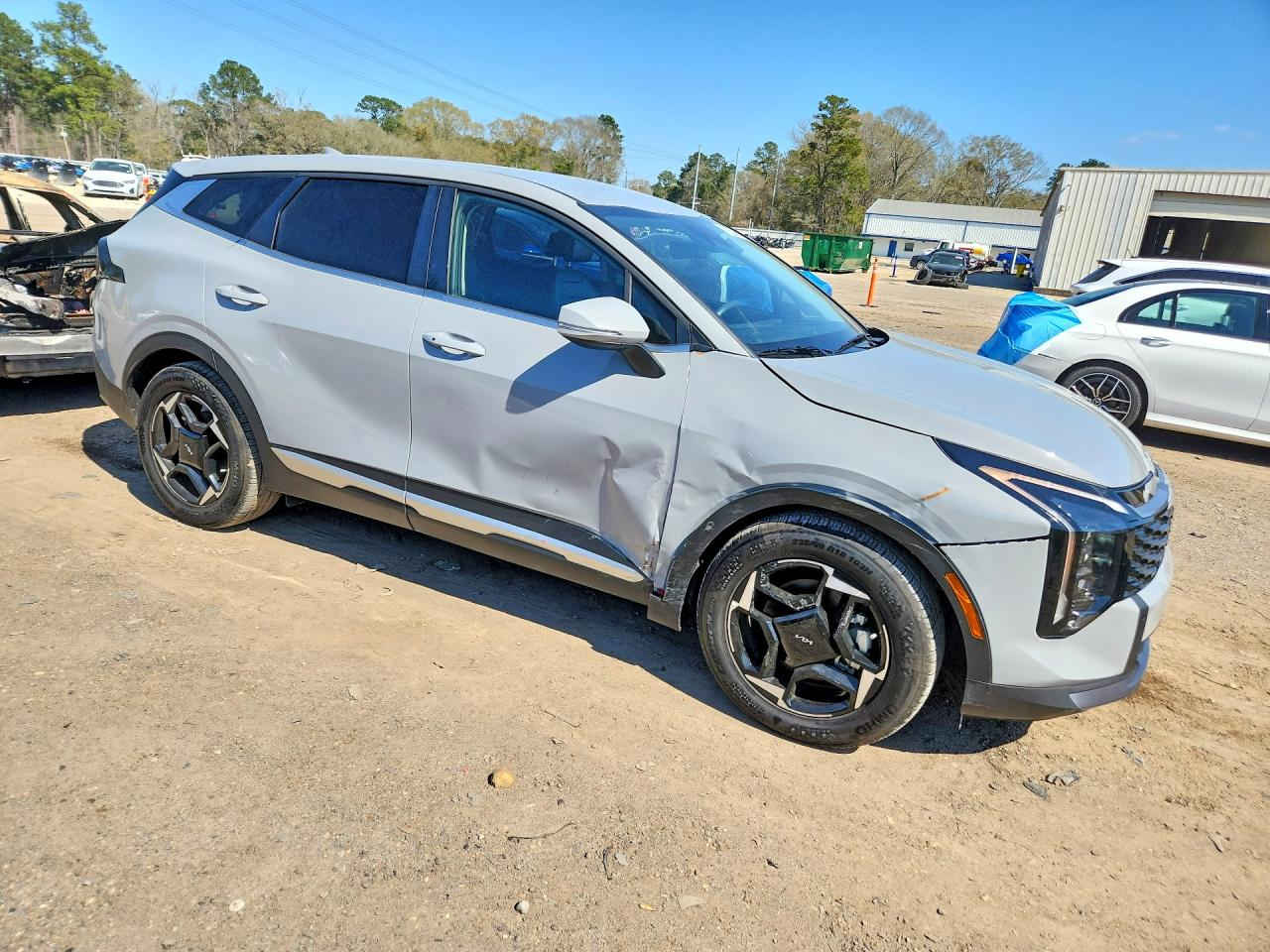 #أعـــلان_مــــــــــزاد #مكتب_بوابة_دبي
سعر نقل مخفض الى جميع الموانئ
ـ نوع السيارة : 2026 KIA SPORTAGE EX
ـ تاريخ المزايدة : 20/3/2026 الساعة 5:00 مساء 
ـ السعر : حسب تاريخ المزايدة المذكور أعلاه: 550$ دولار 
ـ الضرر والمواصفات : حسب الصور المرفقة
-جميع السيارات الهايبرد الكهرباء معفي
من الكمرك الضريبة والرقم مجاناً
ملاحـــظــة .. السيارات المعروضة داخل الصفحة هي مجرد نماذج بسيطة للمزاد
وللمزيد من المعلومات الحضور الساعة الرابعة عصرا الى مقر الشركة الكائن في:
شارع الحزام الاخضر المدينة المايئة- مقابيل حي العدالة #النجف_الاشرف
المكتب ***********
زيد الطفيلي***********
عبد الله الزاملي***********
للانضمام لكروب الواتساب اضغط ع رابط
https://chat.whatsapp.com/HEg5DTFOYCnFPwSoSvOuuq
