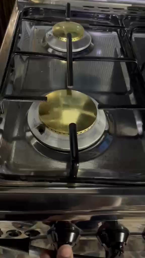 طباخ يونير نظام بوري
قياس 55في55فران منفصله 
السعر 125.   العنوان بغداد
الرقم الهاتف ***********
