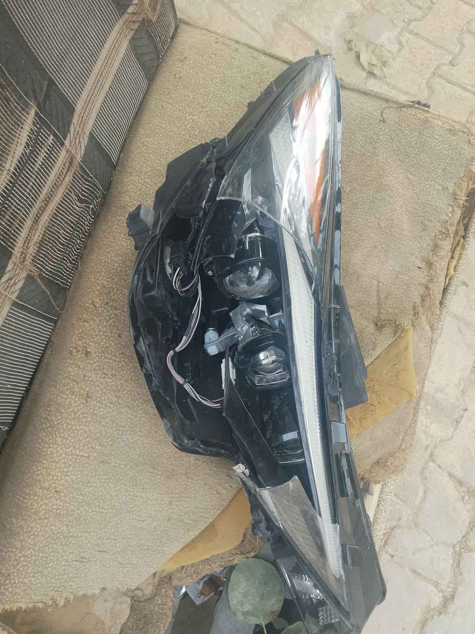 سلام عليكم ورحمه الله وبركاته
متاح لايت الانتره موديل 23 3عدسات جه الأيمن وارد امريكي لد ابيض زنون 3عدسات تفاصيل بل فيديو مكاني كربلا ***********
