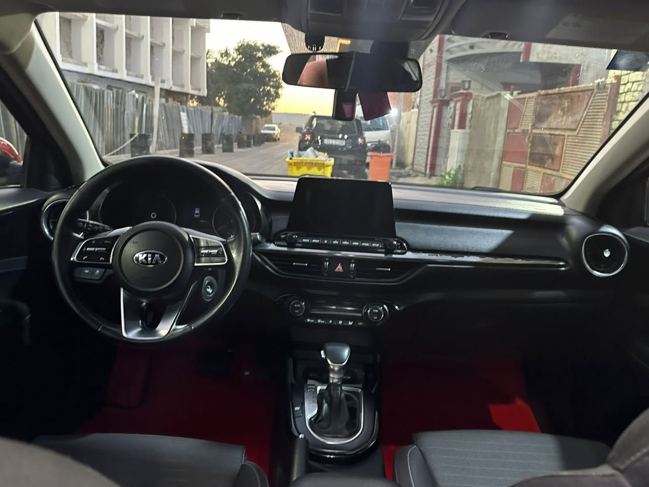 سلام عليكم
كيا فورتي 
وارد امريكي حادث السيارة 
الجاملغ الخلفي الأيسر 
السيارة 1/1 فول 
محرك السيارة 2000 دوش 
فتحة 
شاشة 
تبريد ابيانو 
عدسات LED
انظام قيادة sport / normal
سيارة مكفولة محرك و كير 
رقم السيارة بغداد باسمي 
السعر 145$ ورقة 
الاستفسار ***********
