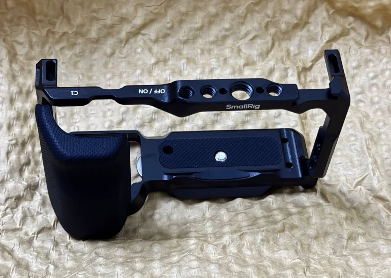 كيج سمول رينج (SmallRig Cage)
Sony zv-E10 للبيع جديد لم يستعمل


**إذا كنت صاحب هذا الإعلان وتريد حذفه لأي سبب، رجاءا أرسل رسالة إلى الدعم الفني**