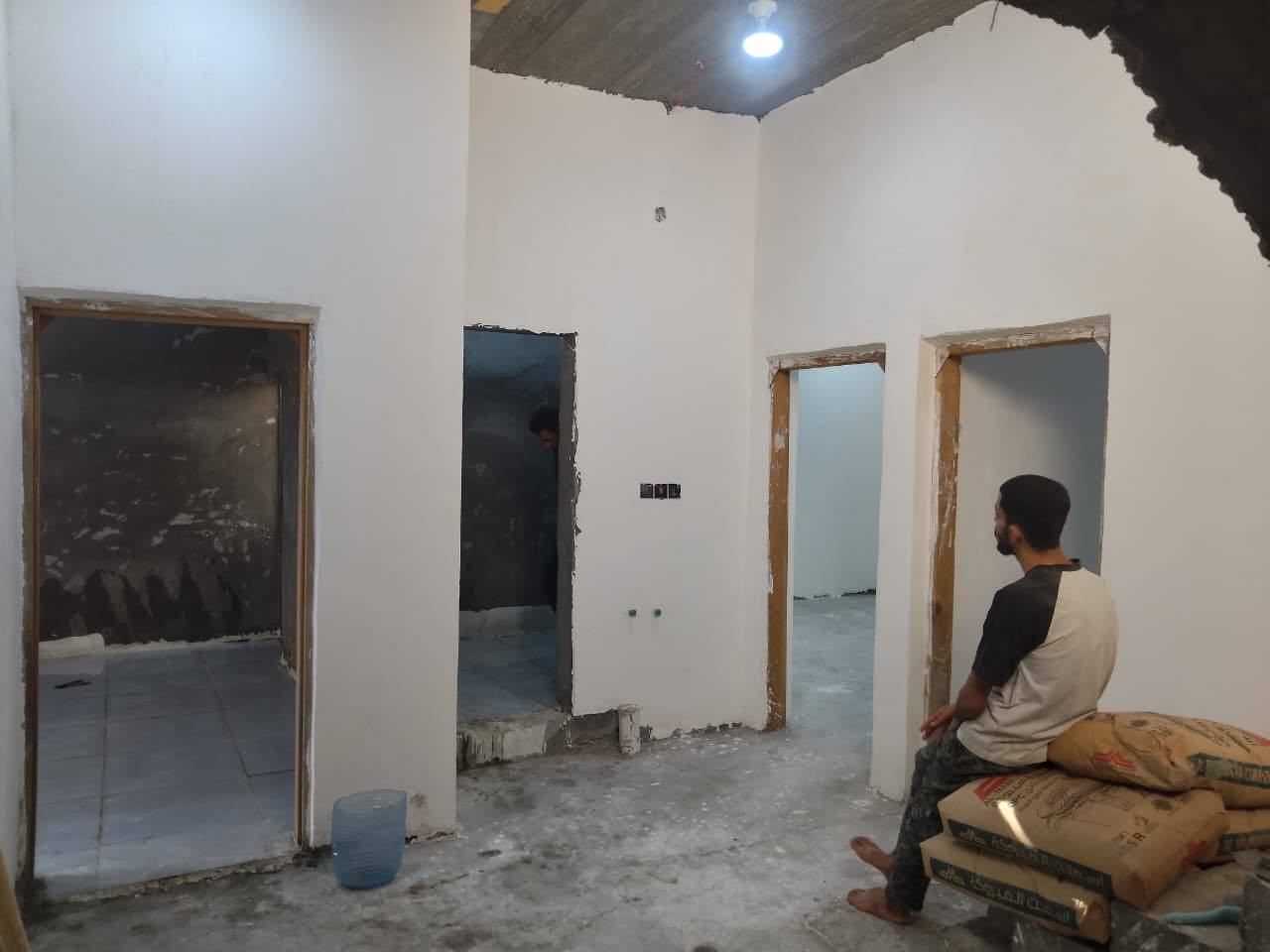 🔴 بـيت للايجار
المساحه 140م
الجزيرة ارض الدكتور  يحتوي ع غرفتين وصالة واستقبال  ومطبخ، السعر 300 
واتساب ***********
