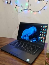 DELL • i7 الجيل الثامن • شاشة 14.3 4K