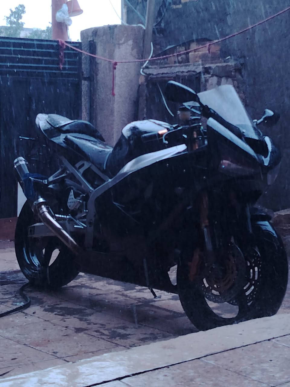 دراجه كاوسكي نينجا 636 موديل 2004
مصبوغه اسود للجماليه
غير هيج كفاله طول بعرض
مكاني الحسينيه راشديه
للتواصل ***********
السعر ع الخاص
