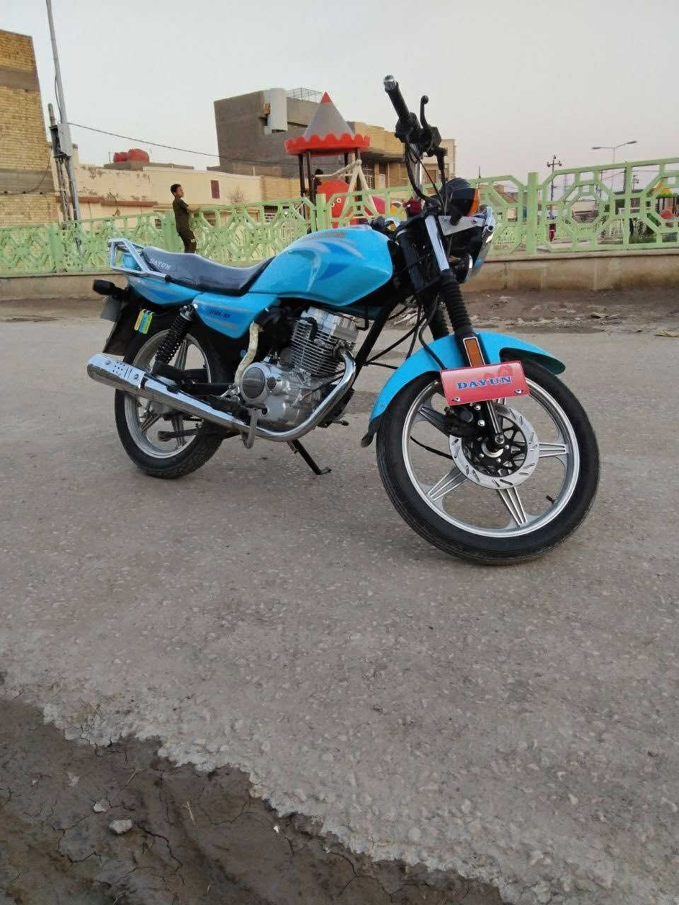 سلام عليكم دايوان عضم مديل 24 وراق سكنر دراجه بعده بحالت لوكاله زيرو بعد حله من صوره مكفوله كفاله عامه سعر 900 وبيه مجال قليل كله شغاله شاير كهربئيات عداد رون سرعه كامله مكمله ربع ماذب عليه شراي اتصل او خاص *********** مكان بابل محاويل
