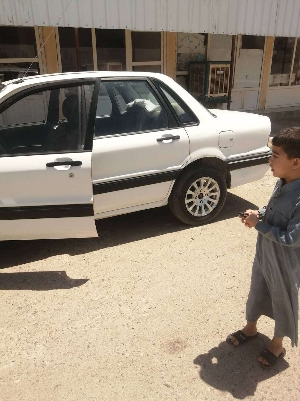 ميتسوبيشي كلاند ٨٨ سياره تبريد شغال كير عادي  دفتر بانزين  رقم كركوك تحويل من الشرعي السعر ٤٣ورقه  بيها مجال رقم موبايل ***********
