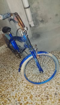 بايسكل • مقاس ٢٠/٢٢ • قابل تفاوض
