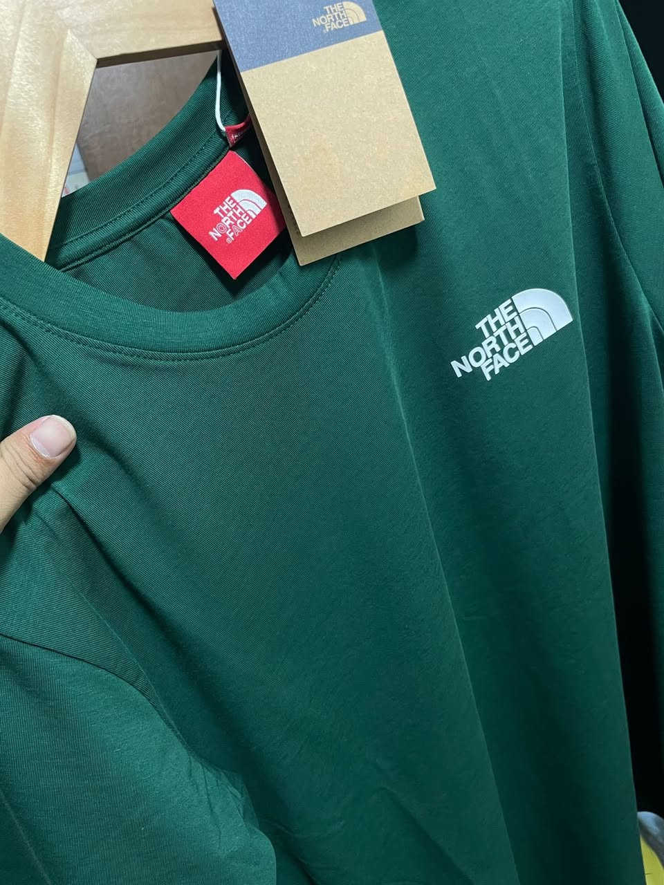 تي شيرت رجالي أصلي من براند The North Face
منتجات أصلية 100% ✅
ألوان مختلفة 🎨
مقاسات متوفرة: S – M – L – XL 📏
للبيع بالجملة فقط 💼
للطلب والتواصل على الخاص 📩


**إذا كنت صاحب هذا الإعلان وتريد حذفه لأي سبب، رجاءا أرسل رسالة إلى الدعم الفني**