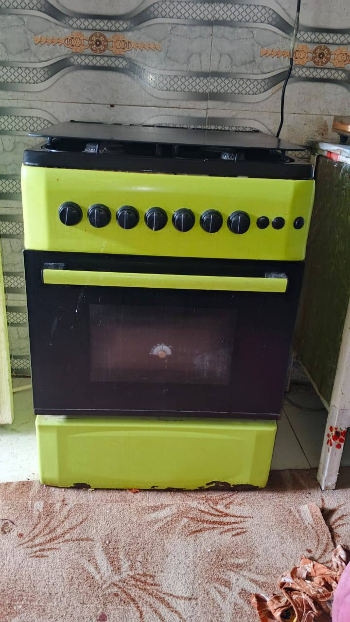 طباخ للبيع نظافه 90/100 مابي اي خلل هذه رقم صاحب الطباخ ***********
