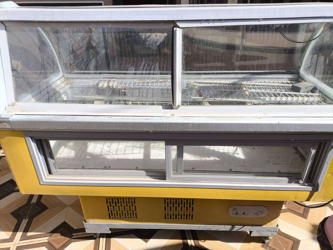 عارضه براد للبيع سعرة 250وبي مجال اتصال على رقم ***********
