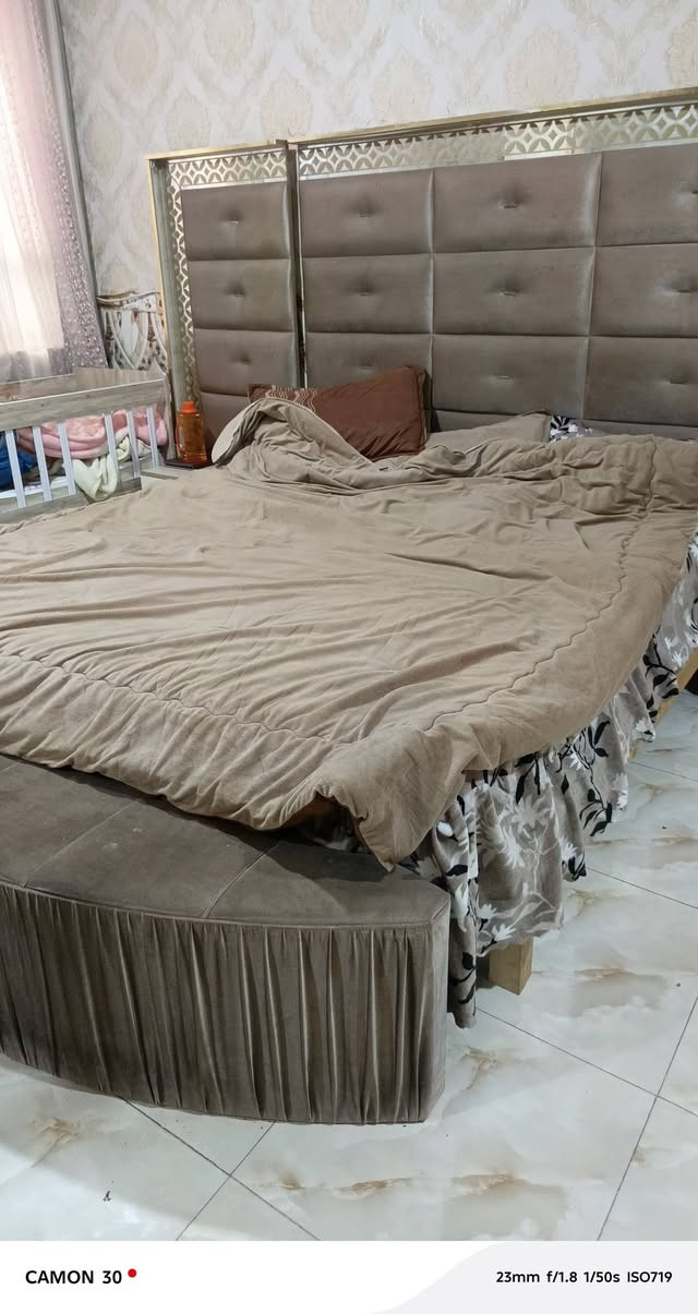 سلام عليكم ورحمة اللة وبركاته
غرفة نوم مستعملة نضيفة السعر500وبیها مجال بسيط***********
