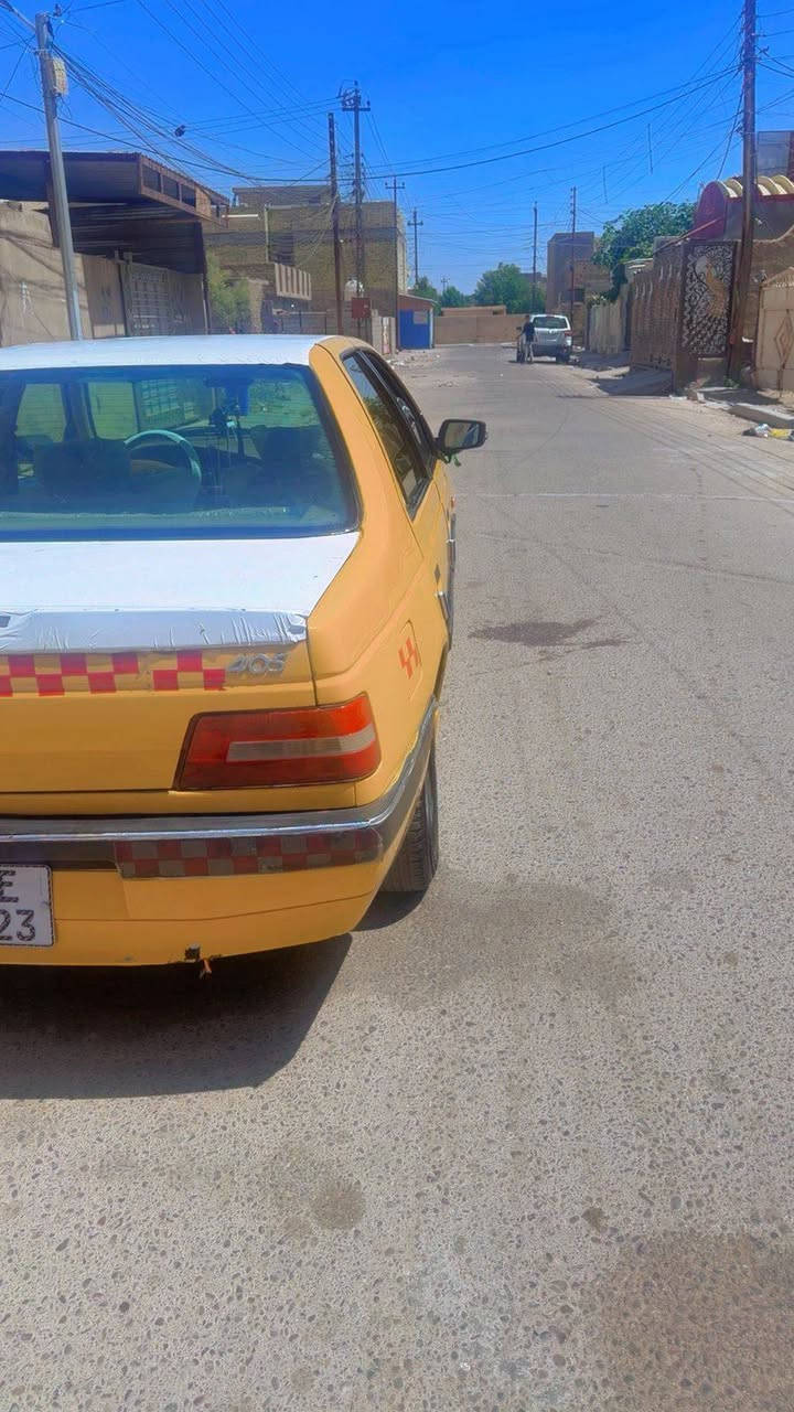 بيجو ٤٠٥ موديل ٢٠١٣ رقم نكليزي باسمي كامله مصفره هيه وغرمات باسمي تحويل ثاني يوم بيه جاملغ خلفي عل يمنه مصلح والقمراه بيه صدعات خفيفه سياره محرك وكير مكفول وخير من الله تخم تاير جديد وسبير سياره كامله رايده ٣٧ الاتصال على الرقم ***********
