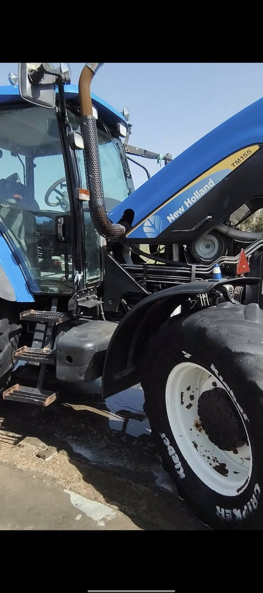 سلام عليكم  للبيع  نيهولند موديل 2006 مكفوله حجم 155/ ***********
