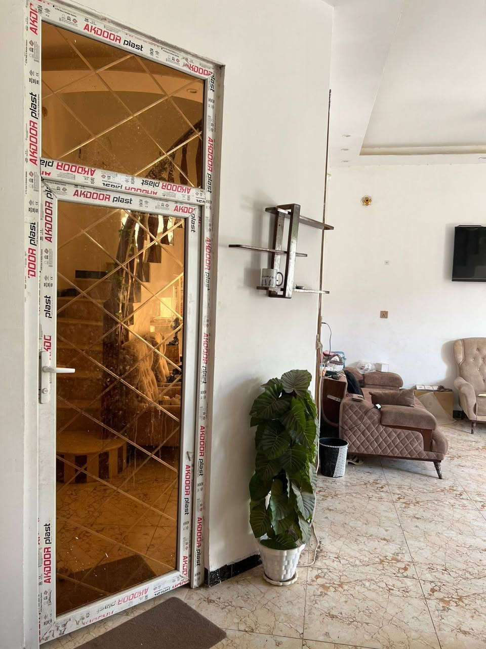 🏛️  دار سكني  للبيع  🏛️
____
🔰 الموقع : ام الخيل الثالثه   ➡️
----------------------------------------
🔳 طابو  
🔳 المساحه ١١٠ مع فضله امام الدار ١٠٠ م
واجهه ١١
-----------------------------
💎 تفاصيل البيت 💎  طابقين
____

🔹   ٣ غرف نوم  ▶️
🔹. ٢ صاله ▶️
🔹استقبال ▶️
🔹مطبخ  ▶️
🔹مجاميع صحيه ▶️
🔹سطح ▶️
🔹كراج ▶️

--------------------------------

للأستفسار أكثر مراسلة الصفحه اول الاتصال على الأرقام
___________     ____________
📲*********** واتساب اتصال  
📲*********** واتساب اتصال 
___________     ____________

او زيارة موقعنا (( ام الخيل الأولى سوق العصري مجاور فرن صمون متواجدين من الساعه 🕒 3️⃣ عصرآ إلى الساعه 🕘9️⃣ مساءً))
