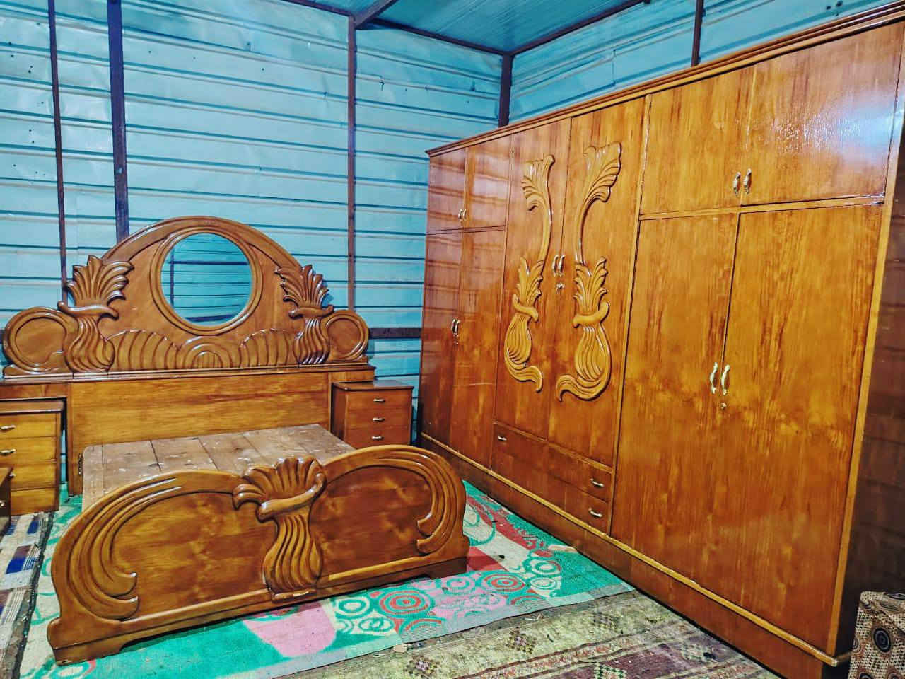 غرفه اخشاب للبيع ست ابواب ملحق نضيف صاج تكمه شغلل ثكيل السعر 650 الاتصال على الرقم *********** بغداد متواجد واتساب وعندي توصيل بكروه
