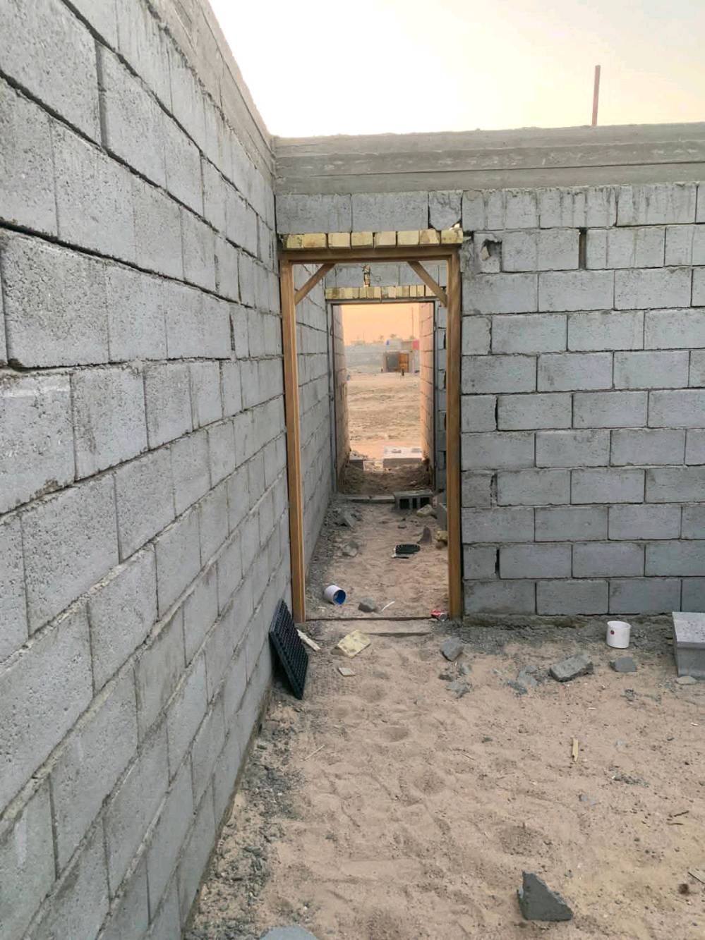 سلام عليكم هيكل وقف سني واصل للرباط أو بي بلوك يوصل للسكف مجاري كامله شغل درجه أوله المساحه 100 /5/20 العنوان أبو الخصيب ابو كوصره شارع الرحمان رقمي *********** سعر 20