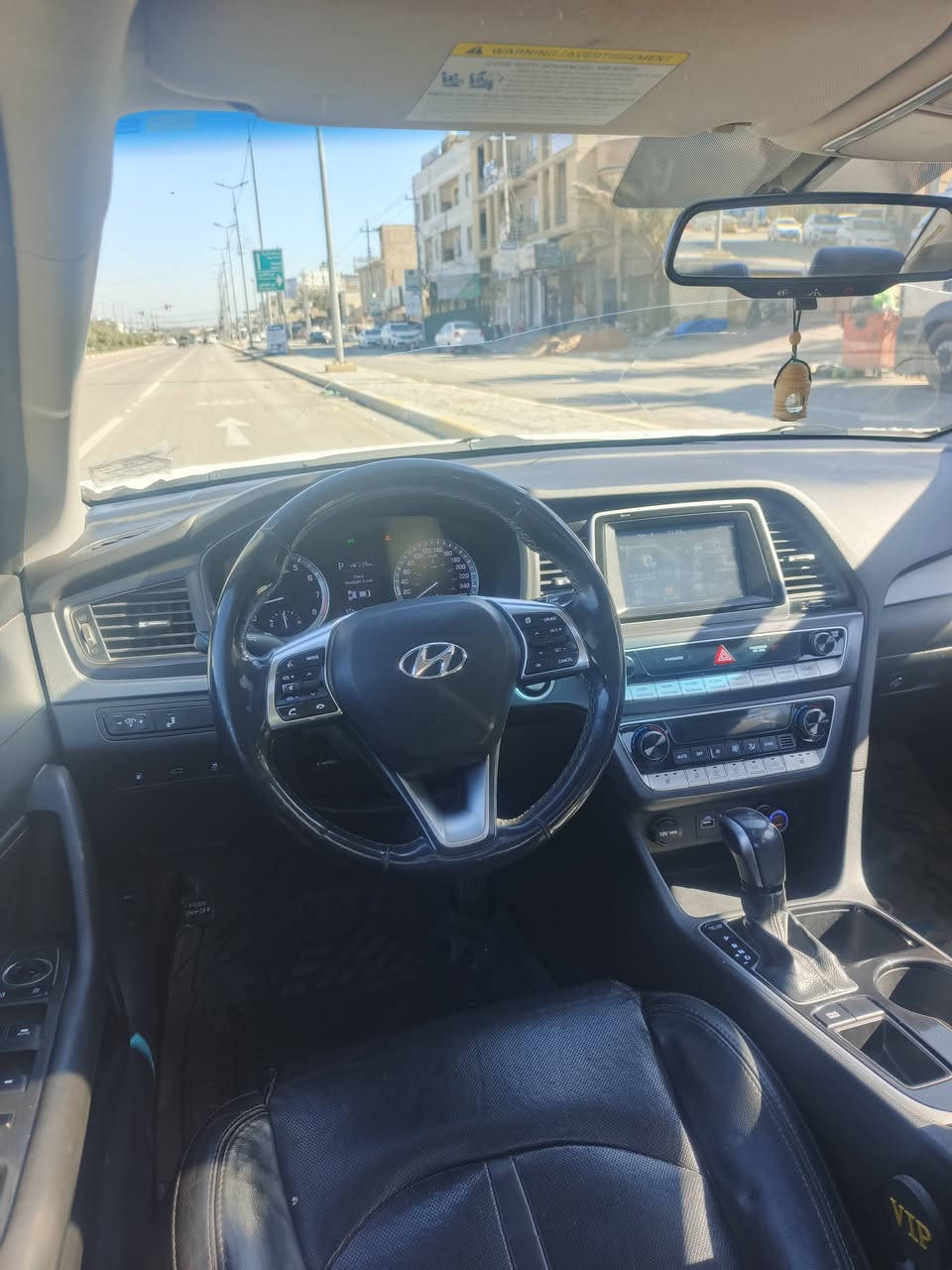 سلام عليكم
سوناتا مديل 2018  وارد كندي فول مواصفات 
مكينه ٢٤٠٠جديده داخل اسود جلد تدفئة كشنات 
رقم بغداد سونار منزله بل منشور حداديه جديده 
سياره جديده 
مكاني كربلاء 
رقم الهاتف ***********
السعر ١٣٦وبيها مجال شي قليل
