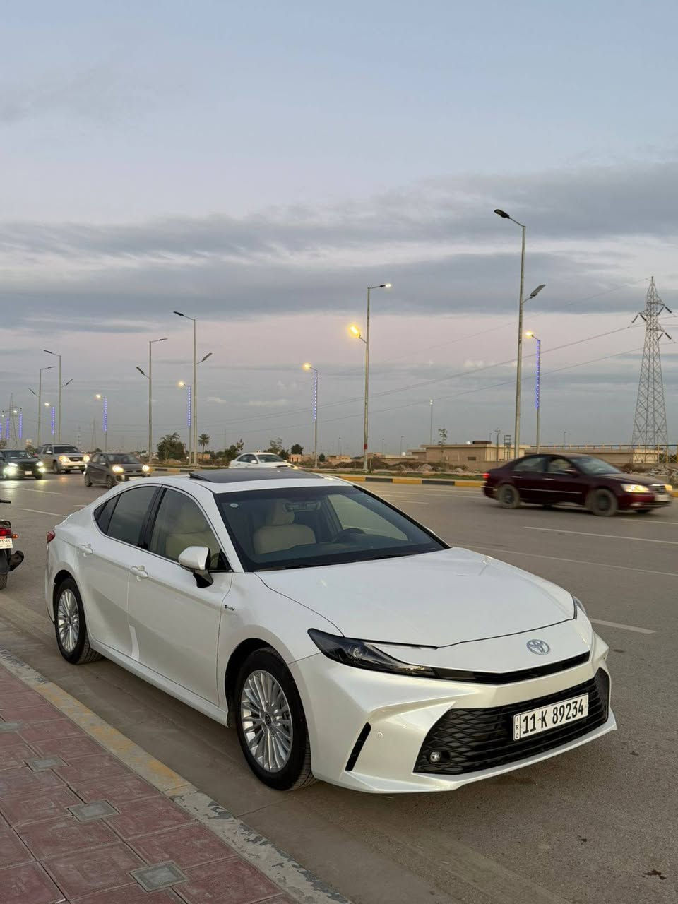 كامري ٢٥ فوووول رقم بغداد مقترض وكفيلها زوجها اتصال ***********
