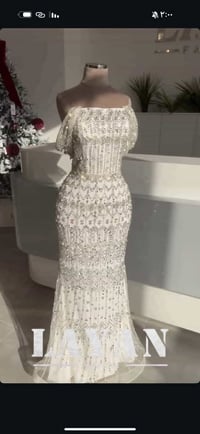 مقاس ٤٠-٤٢ • لبسة مرة وحدة • ليان