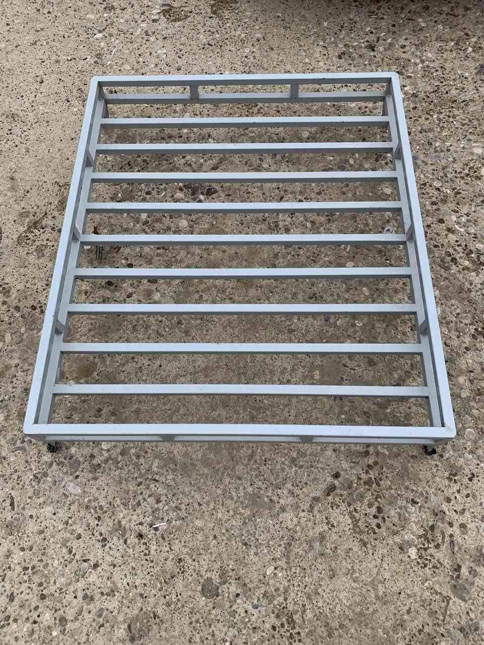 سلام عليكم سيبايا للبيع حديد درجه اولى نضيفه حيل
***********
