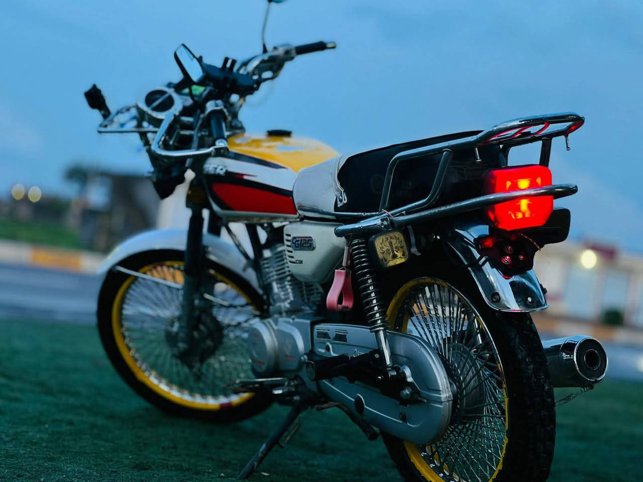 تايكر 2020نضافه شوف العين للبيع مراوس بسيفان 24كون نضيف الخاص مفتوح وحياكم الله
***********
