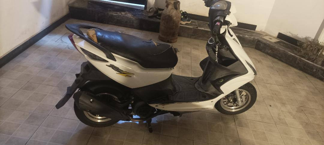 سلام عليكم شباب ماكس مضلع  55بلديه ما مفتوح  بس راس نقصه بس باتري شغله سلف كهربيات كلهن شغلت  مال كلوب ما موياه  مكان حله قرب جسر ثوره  سعر 550


**إذا كنت صاحب هذا الإعلان وتريد حذفه لأي سبب، رجاءا أرسل رسالة إلى الدعم الفني**