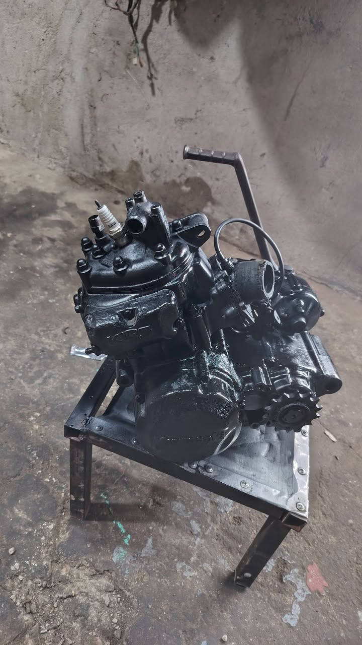 سلام عليكم مكينه قفاز كاوسكي حجم 250 مكينه عفحص تأخذه مكاني نجف ***********
