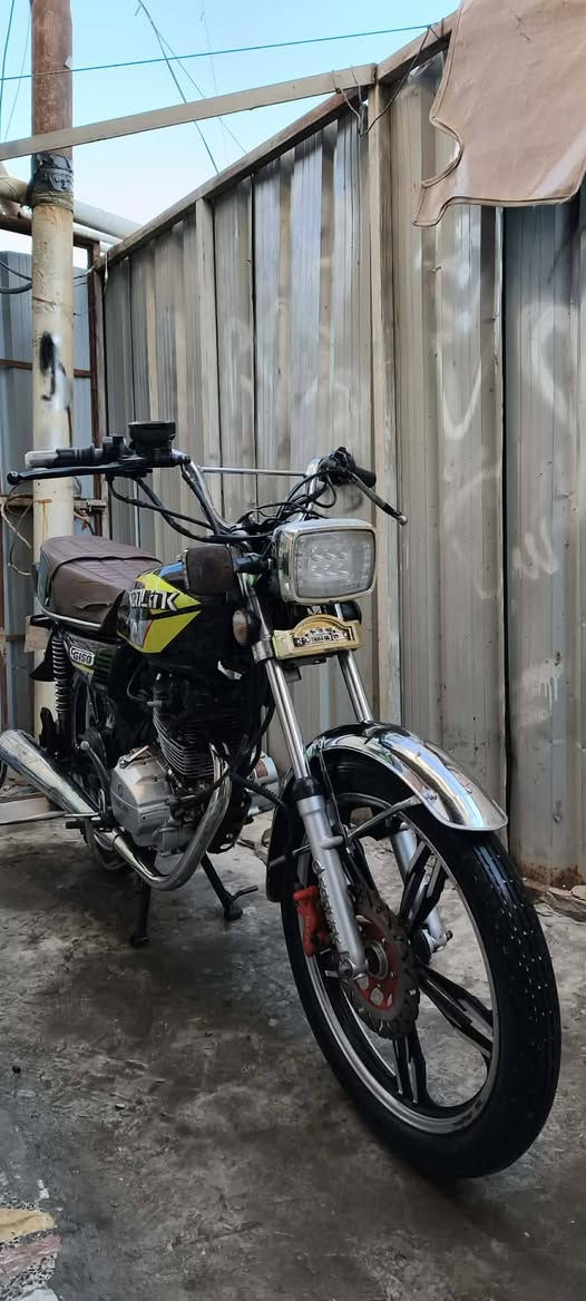 دراجه سيفان موديل 2022 دراجه متروكه ابيعها على وضعها طافيه..250  اوراقها كاملة مكانها بغداد الشعب .***********
