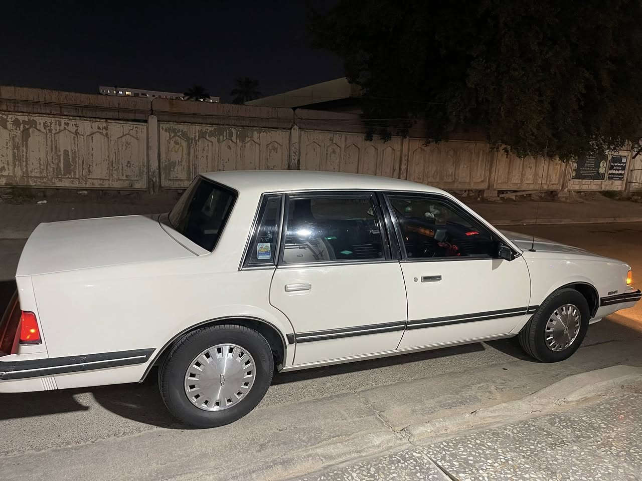 سلبرتي للبيع سياره جديده مصبوغه عام غرفتها جديده تخبل اي نقص مابيها سياره نصبتها حلوه مال جناي تبريد شغال ثلج 
سعر 58 وبيها مجال *********** واتساب
