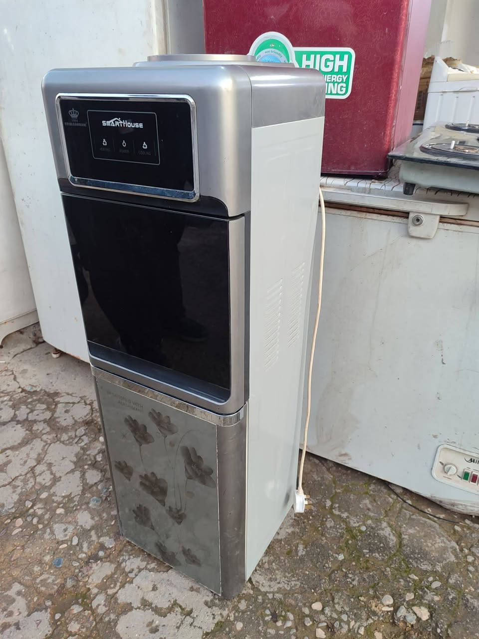 طباخ خمس عيون بلازمه النوعيه بوش شرط شغال ونظيف براد ماء النوعيه رويال الرحماني شرط الشغل والنظافه وضع شركه ثنينهم ما مصلحين العنوان حي السكر شارع مستشفى الخنساء قرب افران السلام ***********//***********
