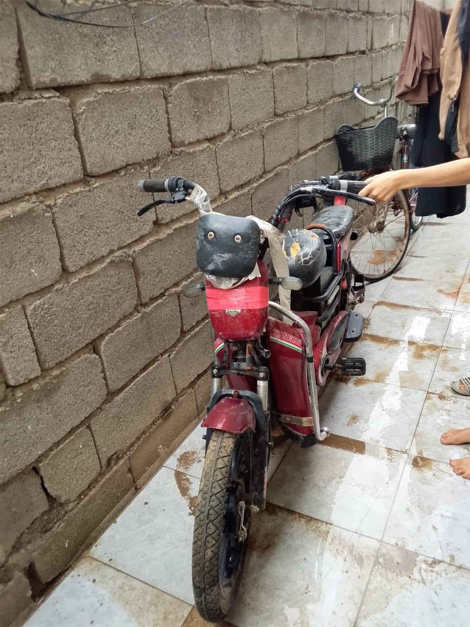 سلام عليكم عندي دراجة لشحن لبيع بطاريات جديد بس ما اعرف ما تشتغل سعر 100قفل مكاني جسر ديالى جديد ***********
