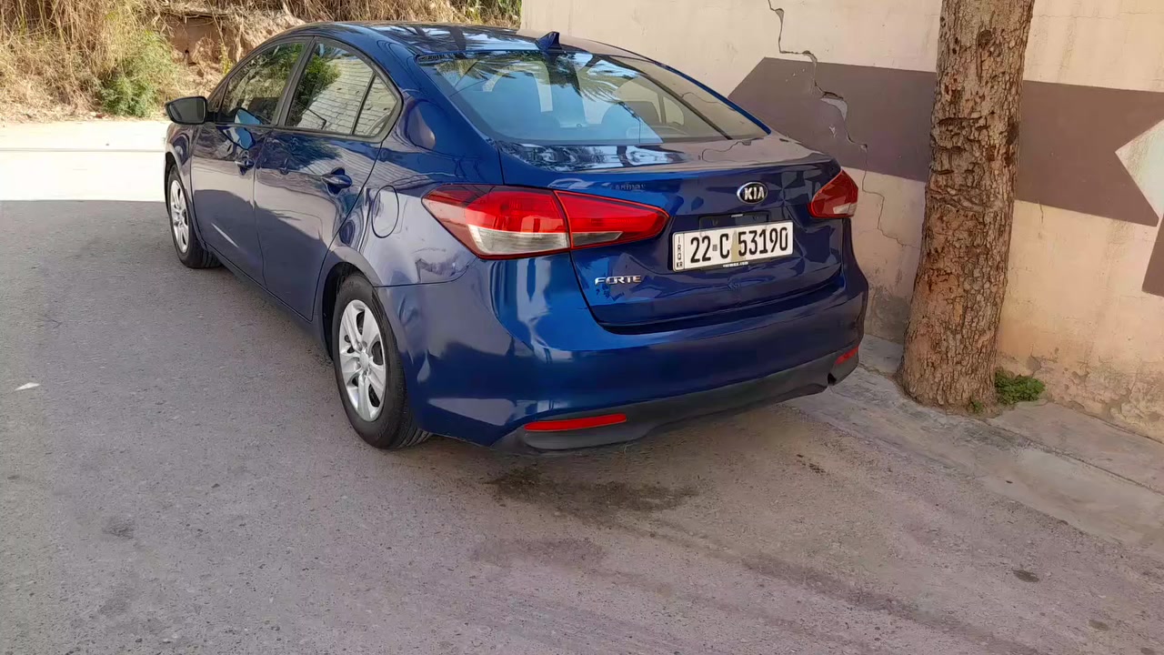 فورتي ٢٠١٧رقم أربيل بيه صبغ ربع باب السايق السونار مرفق بالصور ليبل واحد السيارة بدون دواخل محرك كير تبريد صدر كله مكفول السنوية ل٢٠٢٩ السعر ١١٥وبيه مجال للاتصال ***********مكاني بعقوبه نقد فقط
