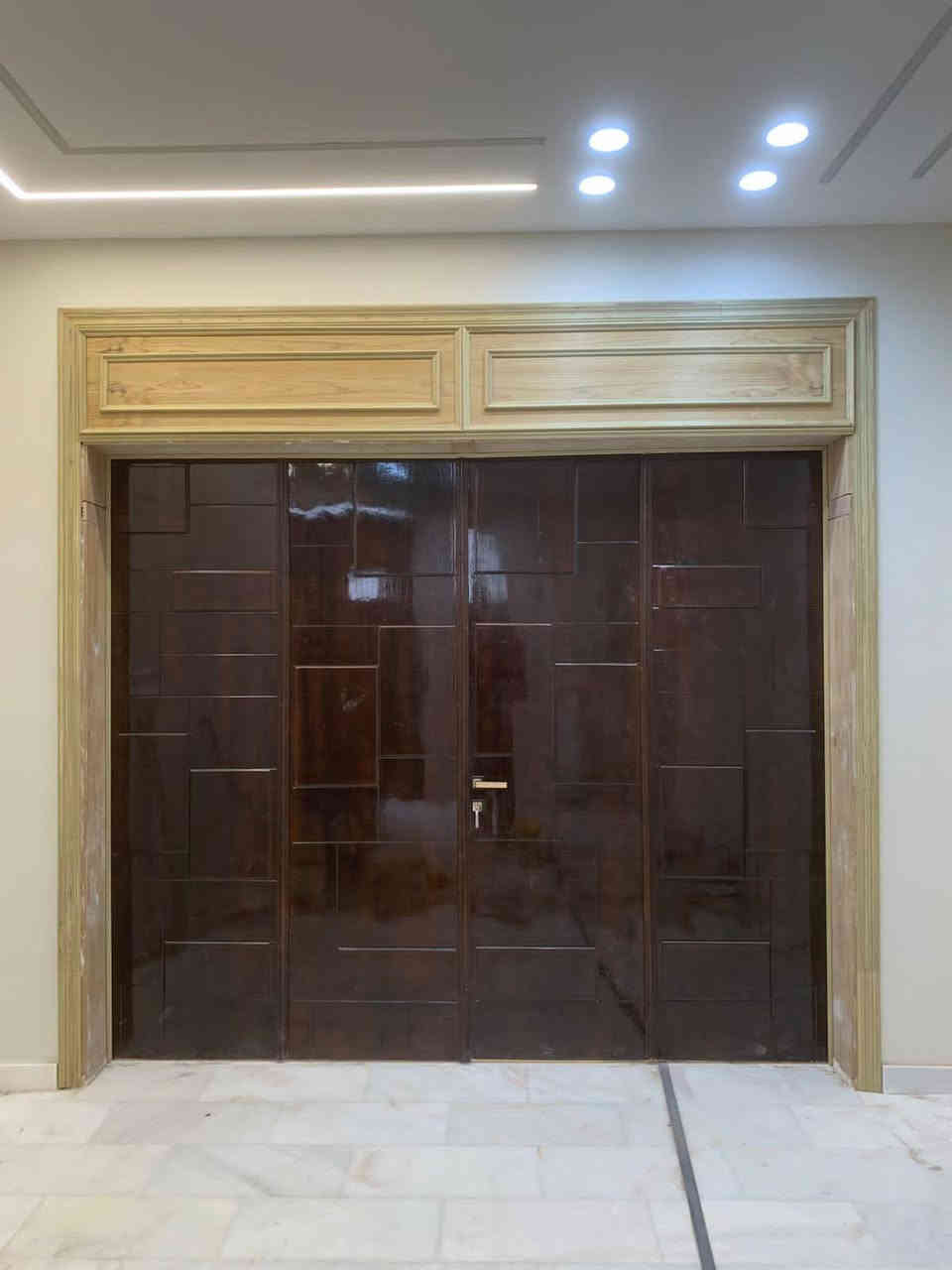 خشب طبيعي وطبع صاجي خشب 💯 جوده عاليه 
وضمان خمس سنوات 
نجاره الرحمه قرب البنزين خانه الفضليه شارع الاربعين 
***********
