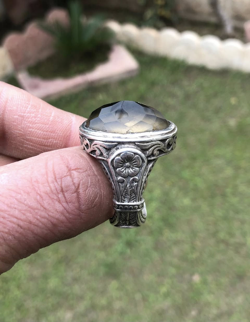 سلام عليكم خاتم بحجر سترين مدخن شرط حجر الاصلي صياغة سلجوقية ثكيلة جداً قياس 26/27 للبيع فقط يوجد توصيل


**إذا كنت صاحب هذا الإعلان وتريد حذفه لأي سبب، رجاءا أرسل رسالة إلى الدعم الفني**