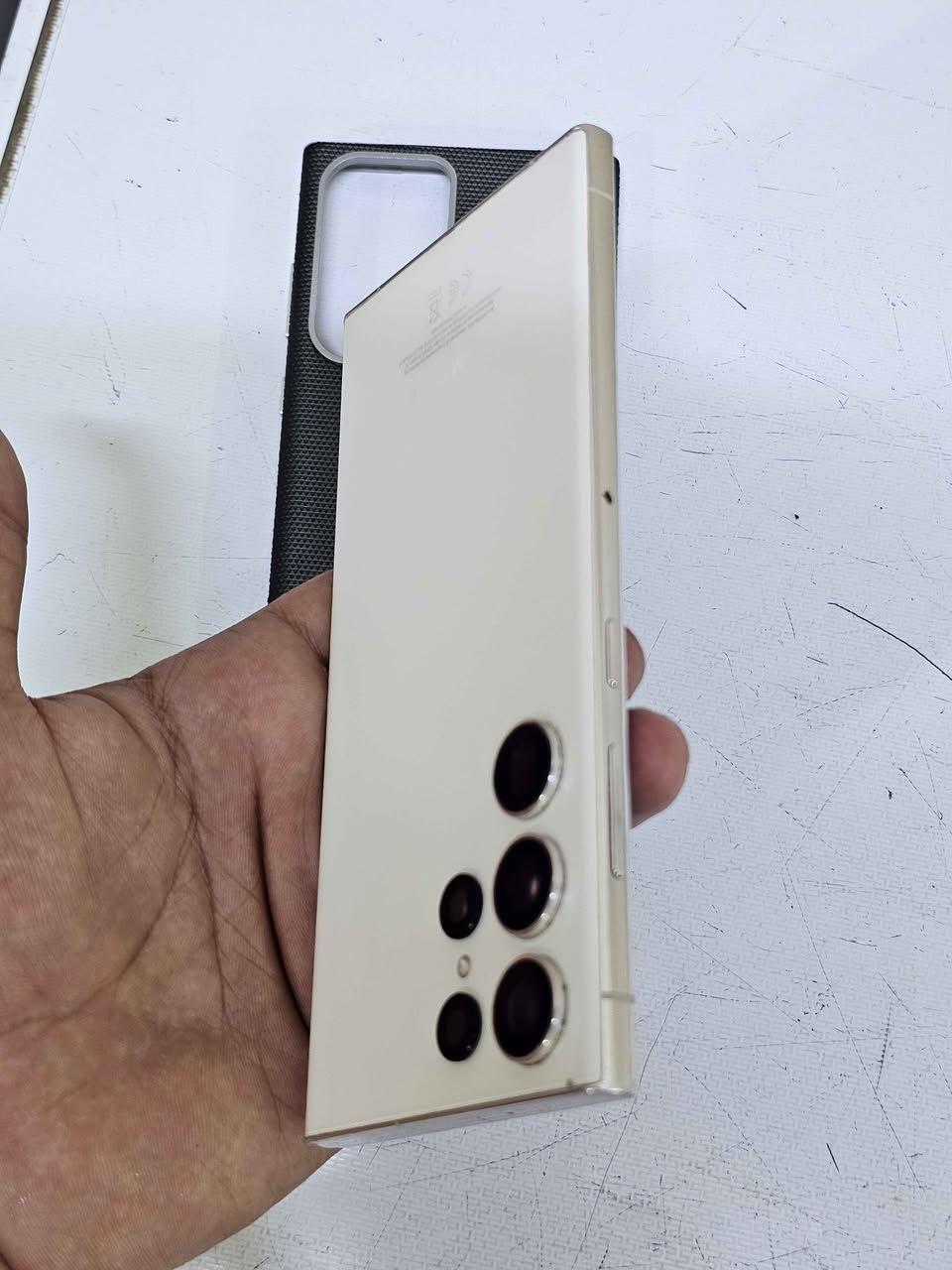📱 Samsung Galaxy S23 Ultra 
جهاز مميز جداً لون أبيض (لون راقي ونادر)، بحالة ممتازة جداً كأنه جديد👌🤍💫
✅ السعة: 256GB
✅ البطارية: 100%
✅ شاشة كبيرة ودقة عالية جداً
✅ كاميرا 200MP تصوير احترافي
✅ أداء قوي وسريع للألعاب والتطبيقات
✅ يدعم قلم S Pen
الجهاز نظيف جداً، بدون مشاكل، جاهز شرط الفحص

📍 الموقع: بابل

💰 السعر: 770 فقط❤️💫

يوجد توصيل لكافه محافضات العراق✈️✈️✈️

للتواصل خاص🤍💫 حلة, بابل


**إذا كنت صاحب هذا الإعلان وتريد حذفه لأي سبب، رجاءا أرسل رسالة إلى الدعم الفني**