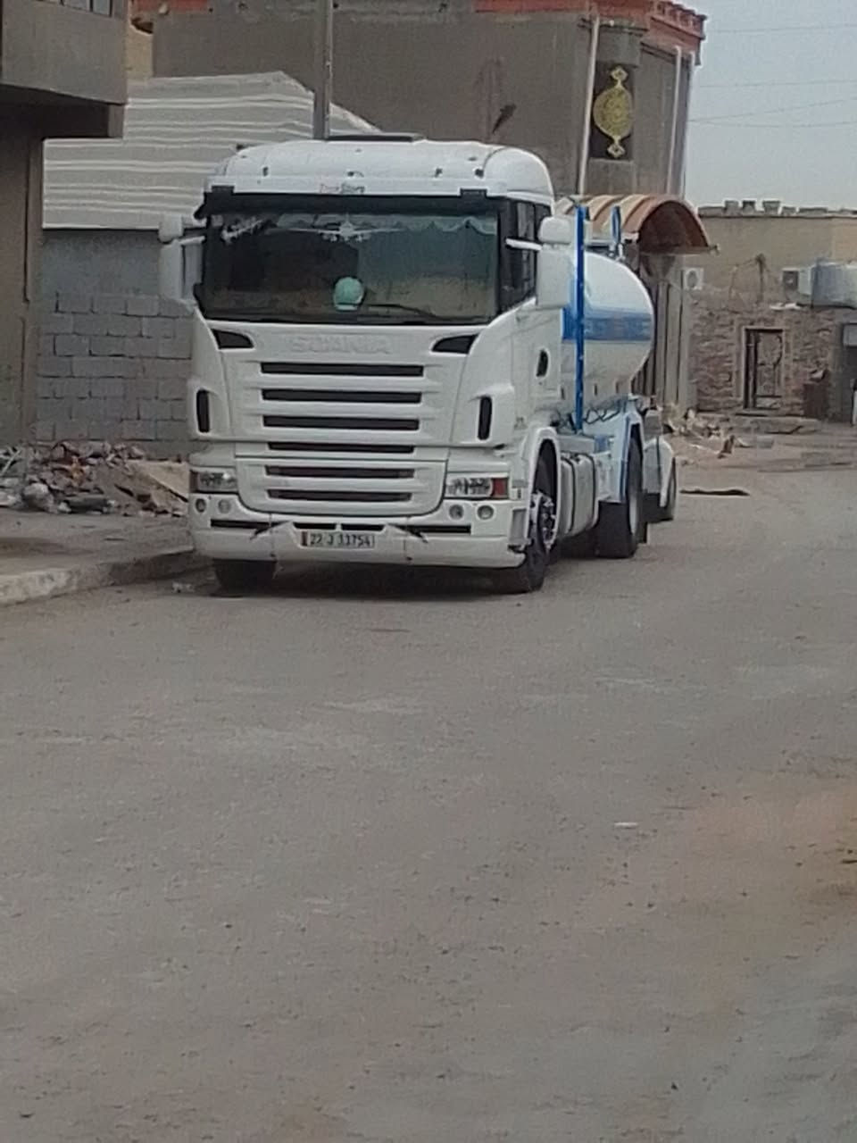 سلام وعليكم تنكر سكانية جديدة رقم اربيل جديد هزه جديده بسمي عنوان بصره تانكي مغلوان 16 طن كير ثلاثه بثلاثه كوبرا مكينه سته سوبرسيارصار4تشهرمن اجت من اربيل يعني سيارة جديدة ما مشتقله روبن اصلي جديد وربن ثاني مال قسل هوز 30متر جديد سيارة بلاد شقل وطلع كبل شقل أي نقص ماكو أخون شراي يخابر وخادم مو يعلق  ***********.
