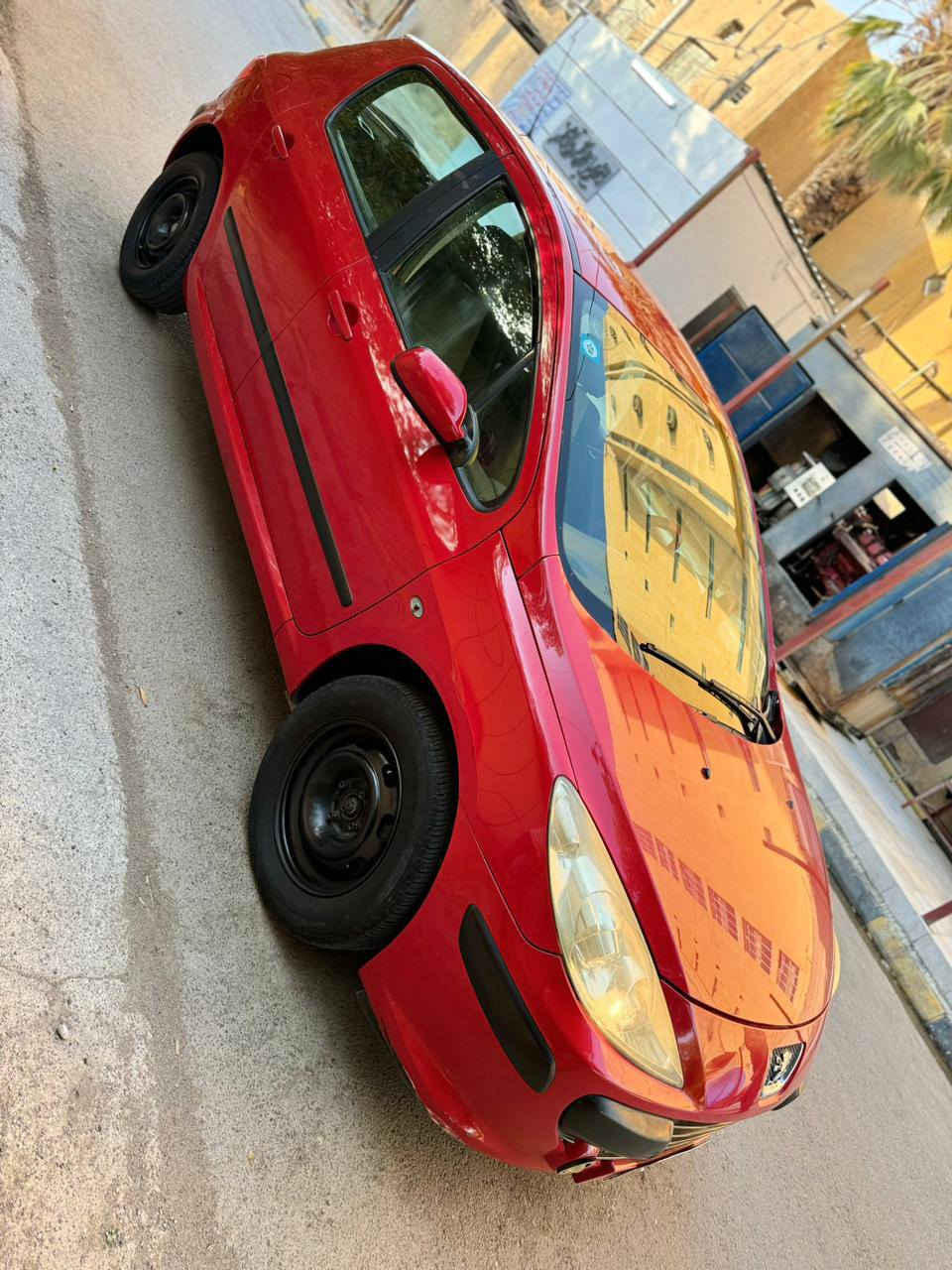 سلام عليكم بيجو البيع موديل ٢٠٠٦ سياره جديده مكان كوت مركز المدينه  السعر ٦٥بسمي تحويل ثاني يوم الستفسار ***********
