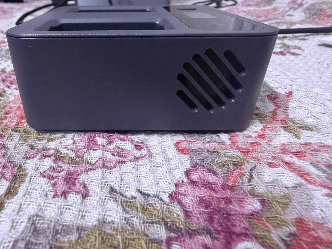 السلام عليكم حبايب للبيع

شاحن بطاريات DJi Mini3/4/5 يشحن جميع الاصدارات من من ٣ لحد مني ٥ شاحن سمارت ثنائي مزود بمروحة ومخرج ومدخل تايب سي
السعر 30.000 الف مع توصيل لكل المحافظات
***********
