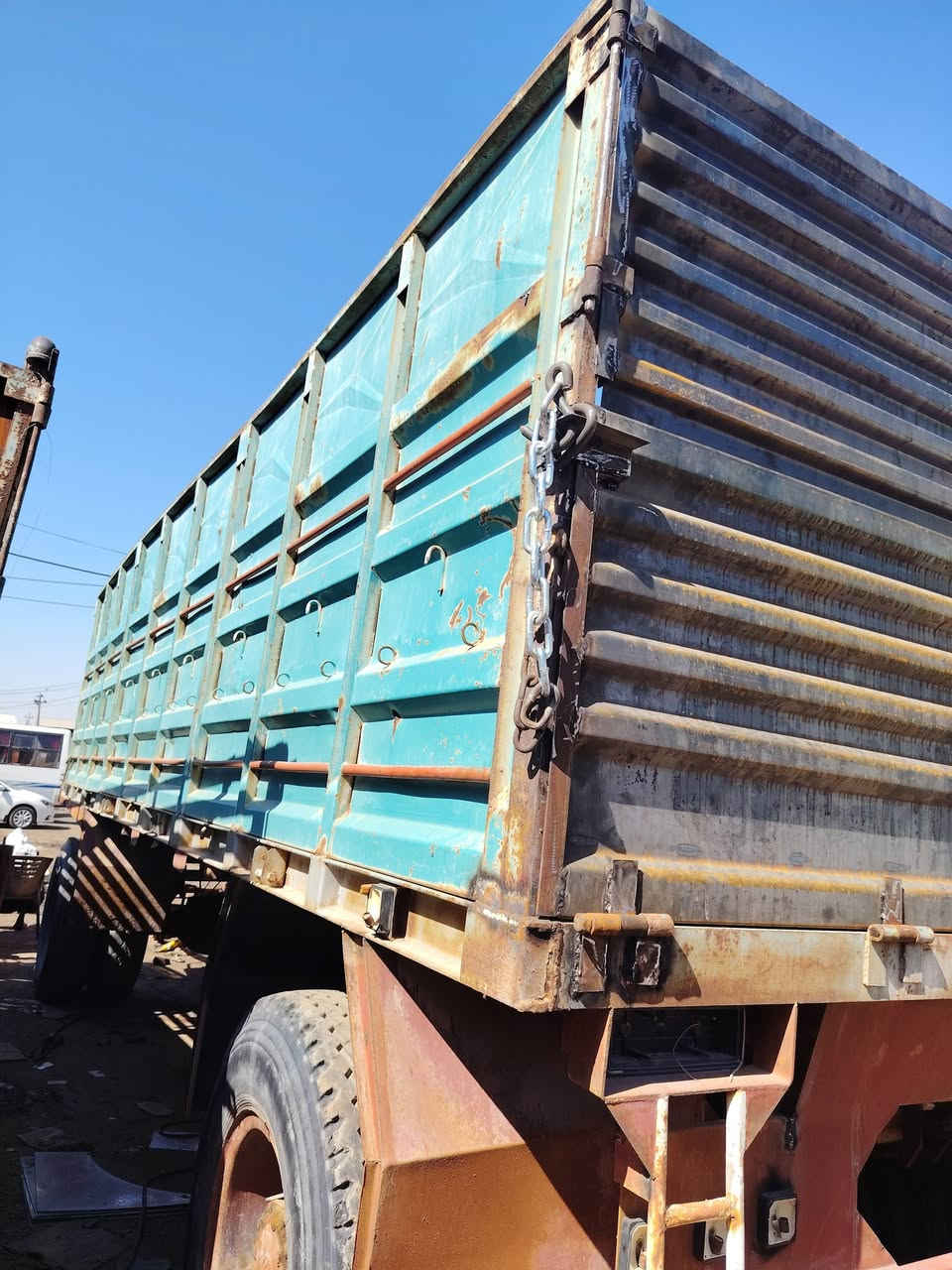 البيع مقطوره حداديه طول 7 وثلث ارتفاع 180 دناكير سويل صنيه 110 جديده  تخم تاير 24 جاهزه العمل مكان نجف الاستفسار الاتصال على الرقم *********** ***********
