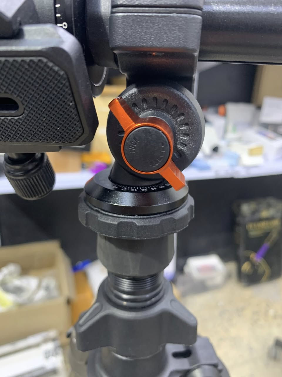 📸 ستاند تصوير احترافي ماركة للبيع 📸
متوفر ستاند تصوير قوي وثابت مع كافة ملحقاته، ارتفاعه يوصل لحدود متر ونص تقريباً.
✅ مناسب للكاميرات، رنكات الإضاءة، والموبايل
✅ خفيف وسهل الحمل والتنقل
✅ قابل للتعديل بالطول حسب حاجتك
✅ قاعدة ثابتة وتوازن ممتاز
✅ رأس متحرك للتحكم بالزاوية
مناسب للمصورين، صناع المحتوى، البث المباشر والمحلات.
💰 السعر مناسب
📩 للاستفسار تواصل على الخاص او واتساب ***********
